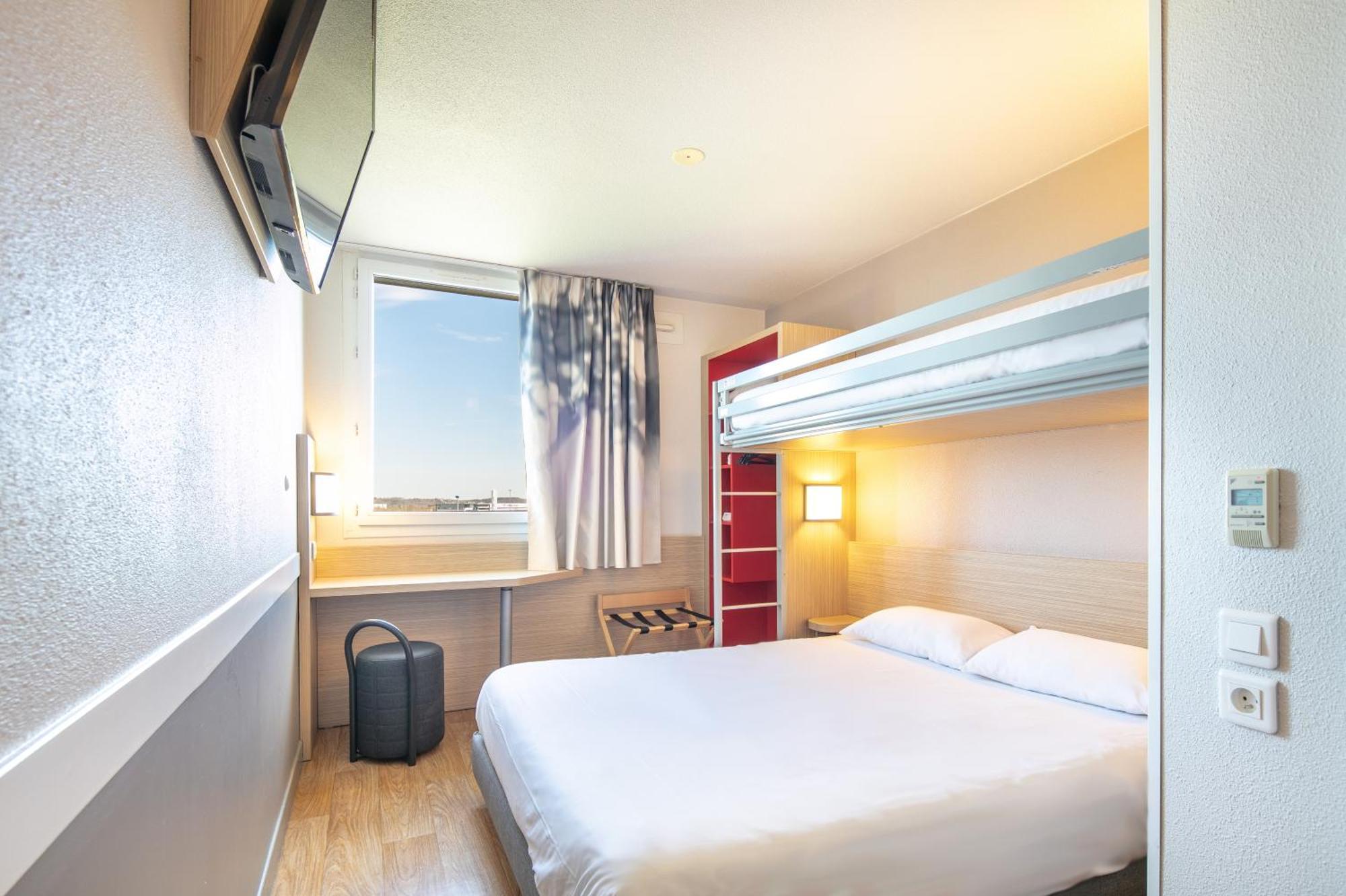 B&B Hotel Lyon Aeroport Saint Quentin-Fallavier Dış mekan fotoğraf