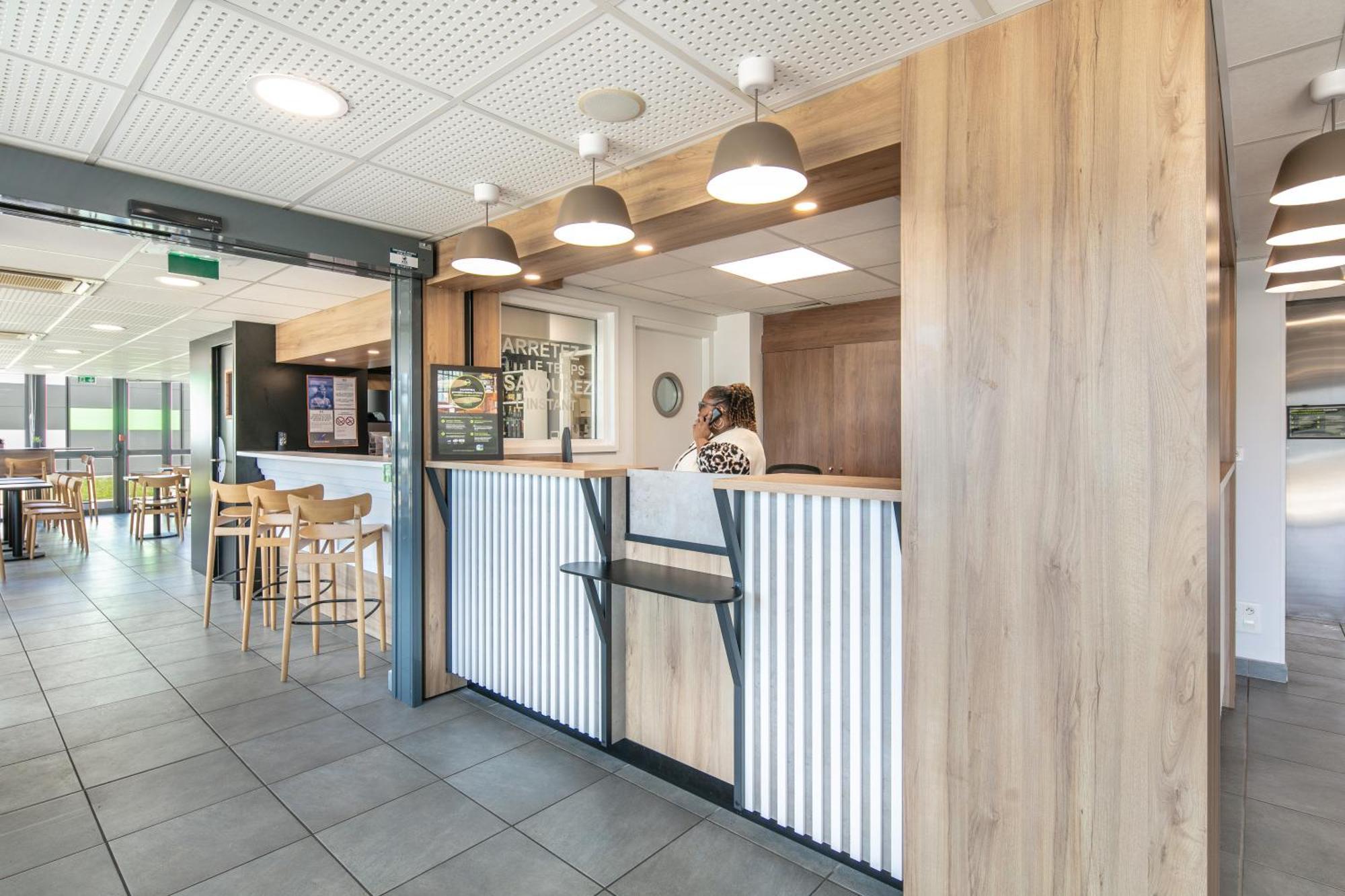 B&B Hotel Lyon Aeroport Saint Quentin-Fallavier Dış mekan fotoğraf