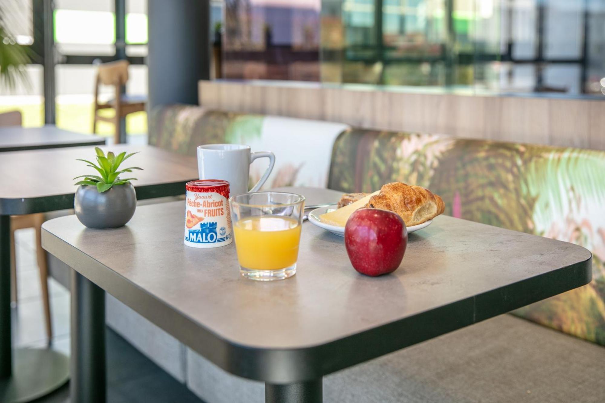 B&B Hotel Lyon Aeroport Saint Quentin-Fallavier Dış mekan fotoğraf