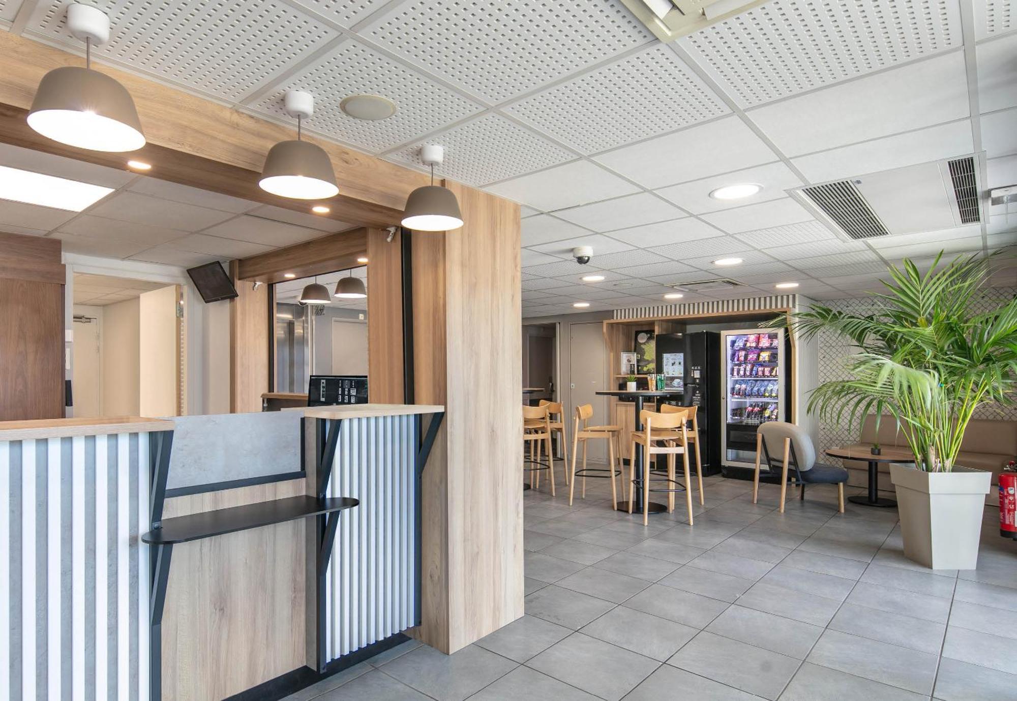 B&B Hotel Lyon Aeroport Saint Quentin-Fallavier Dış mekan fotoğraf