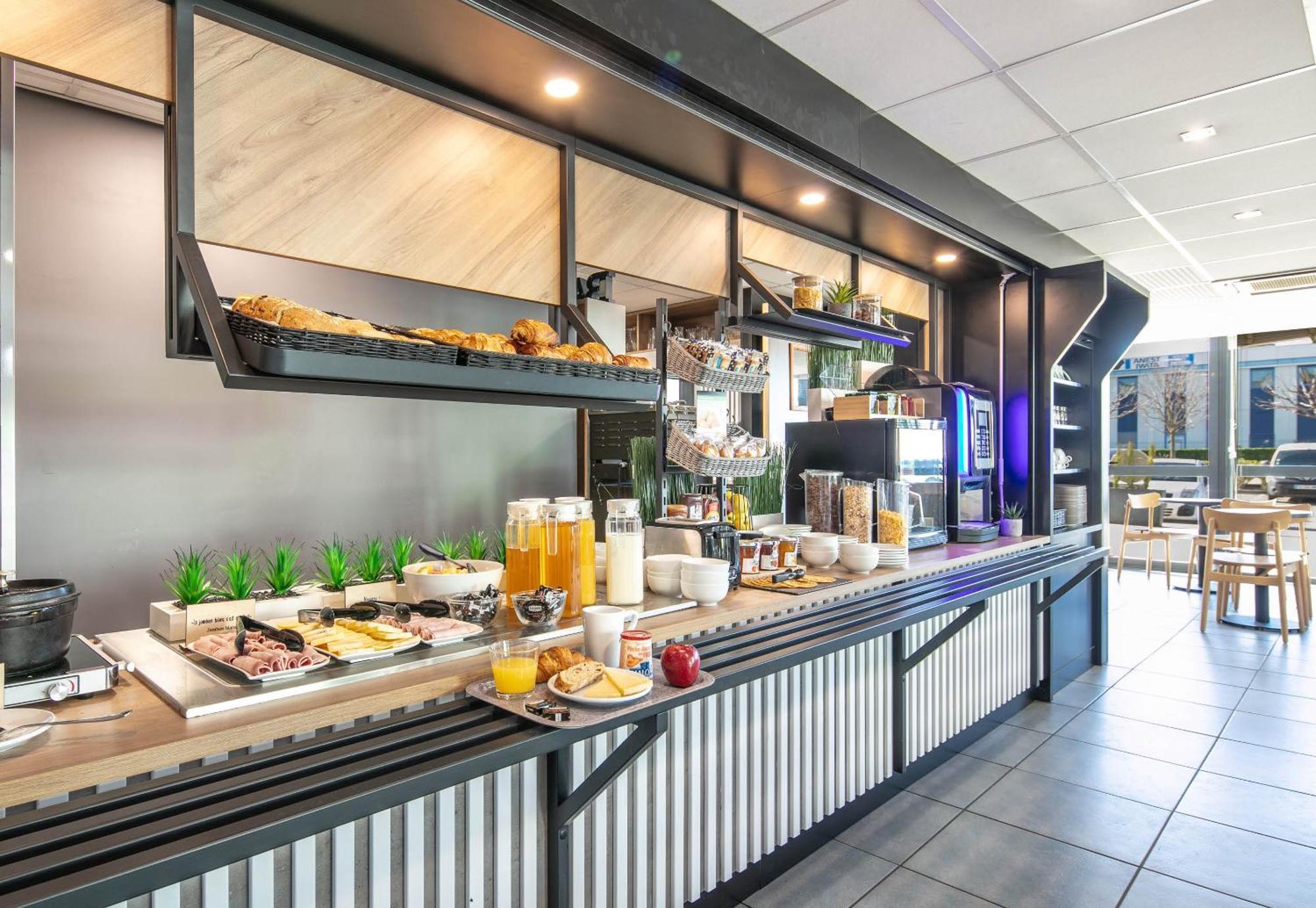 B&B Hotel Lyon Aeroport Saint Quentin-Fallavier Dış mekan fotoğraf