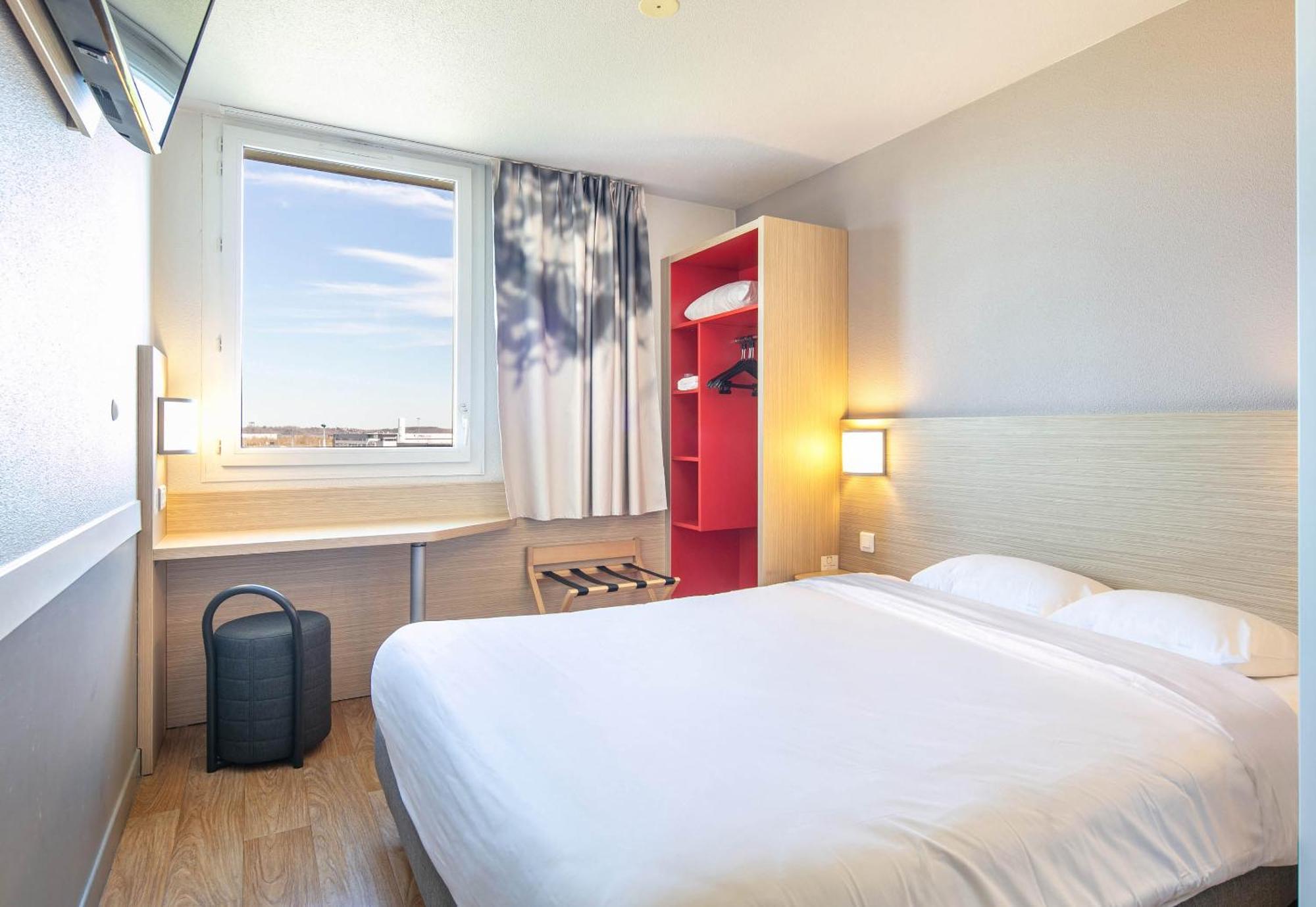 B&B Hotel Lyon Aeroport Saint Quentin-Fallavier Dış mekan fotoğraf
